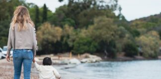Jakie są trudności związane z adopcją i rodzicielstwem zastępczym w Polsce?